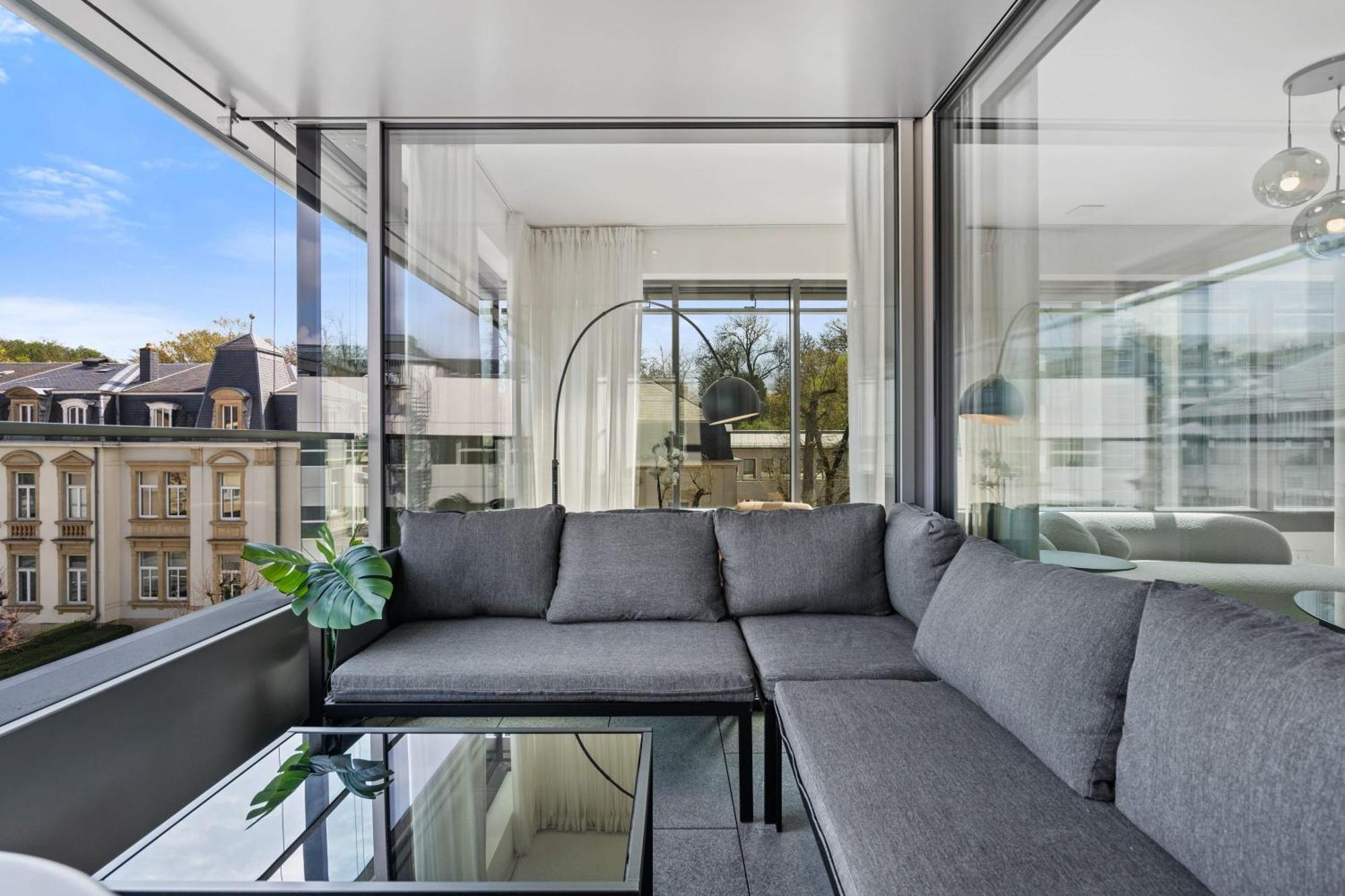Ferienwohnung Elegant 2Br With Balcony In Heart Of Luxemburg Exterior foto