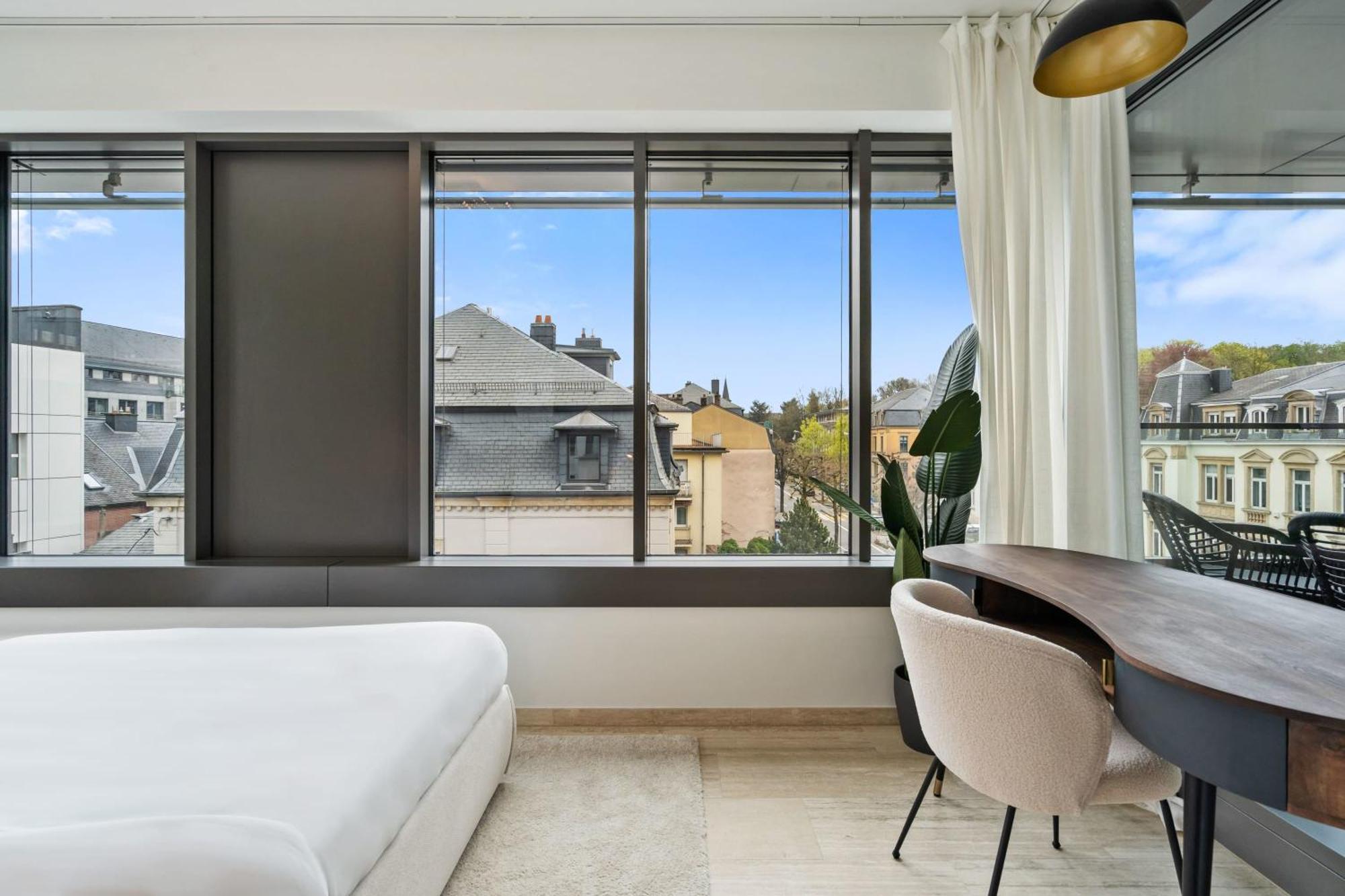 Ferienwohnung Elegant 2Br With Balcony In Heart Of Luxemburg Exterior foto