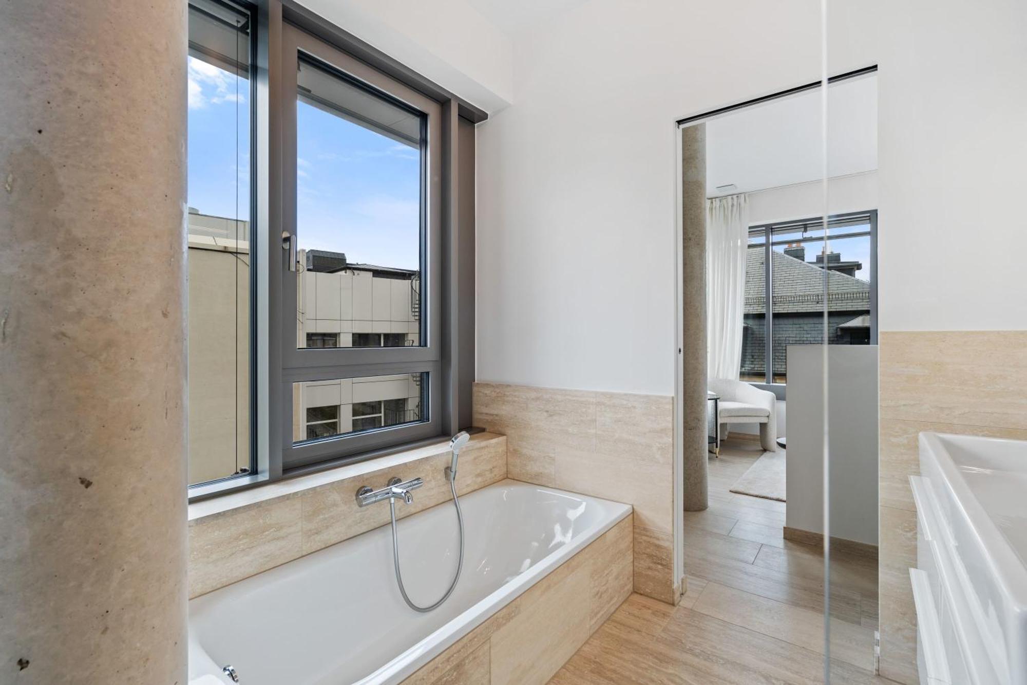 Ferienwohnung Elegant 2Br With Balcony In Heart Of Luxemburg Exterior foto