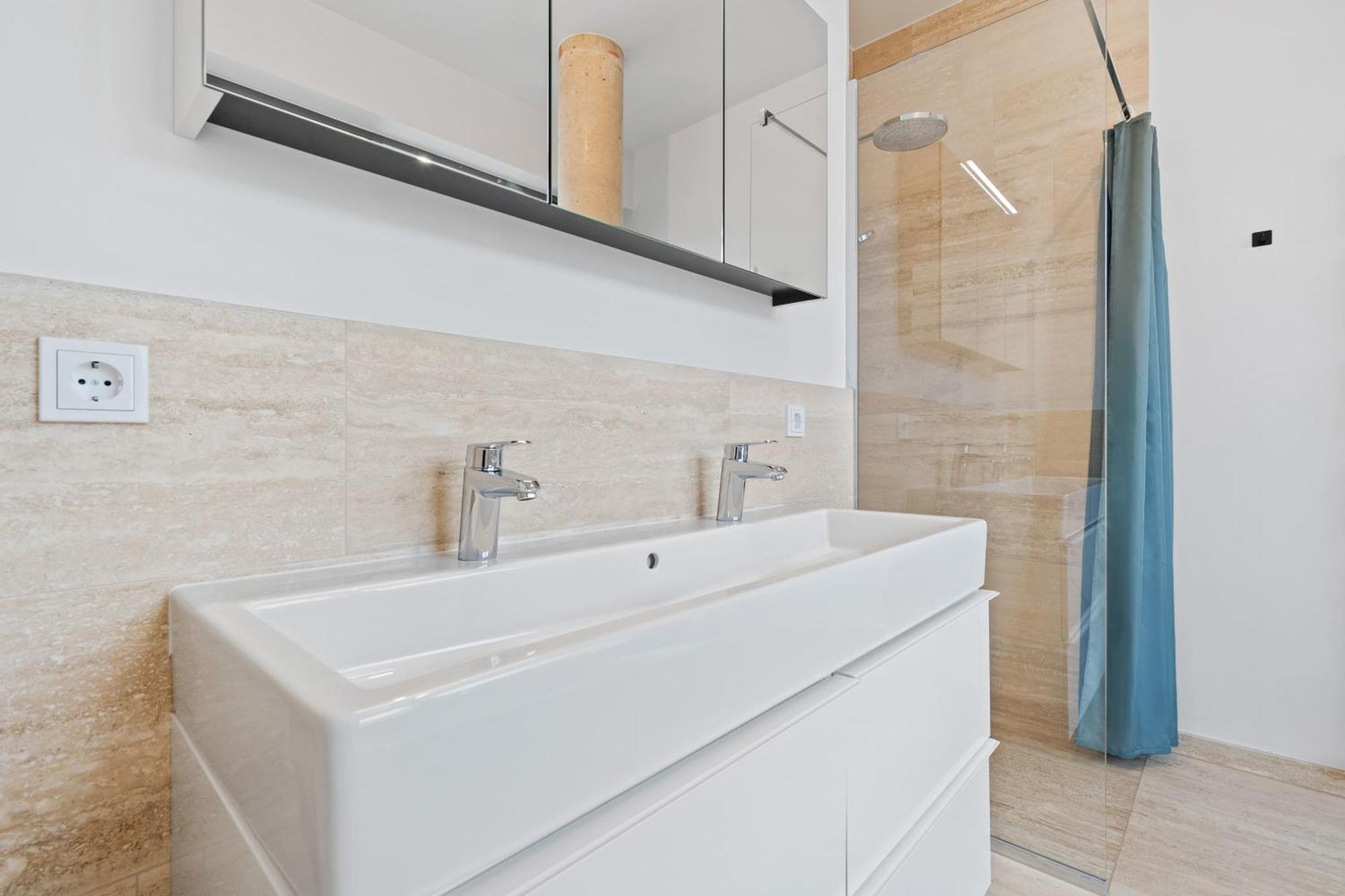Ferienwohnung Elegant 2Br With Balcony In Heart Of Luxemburg Exterior foto