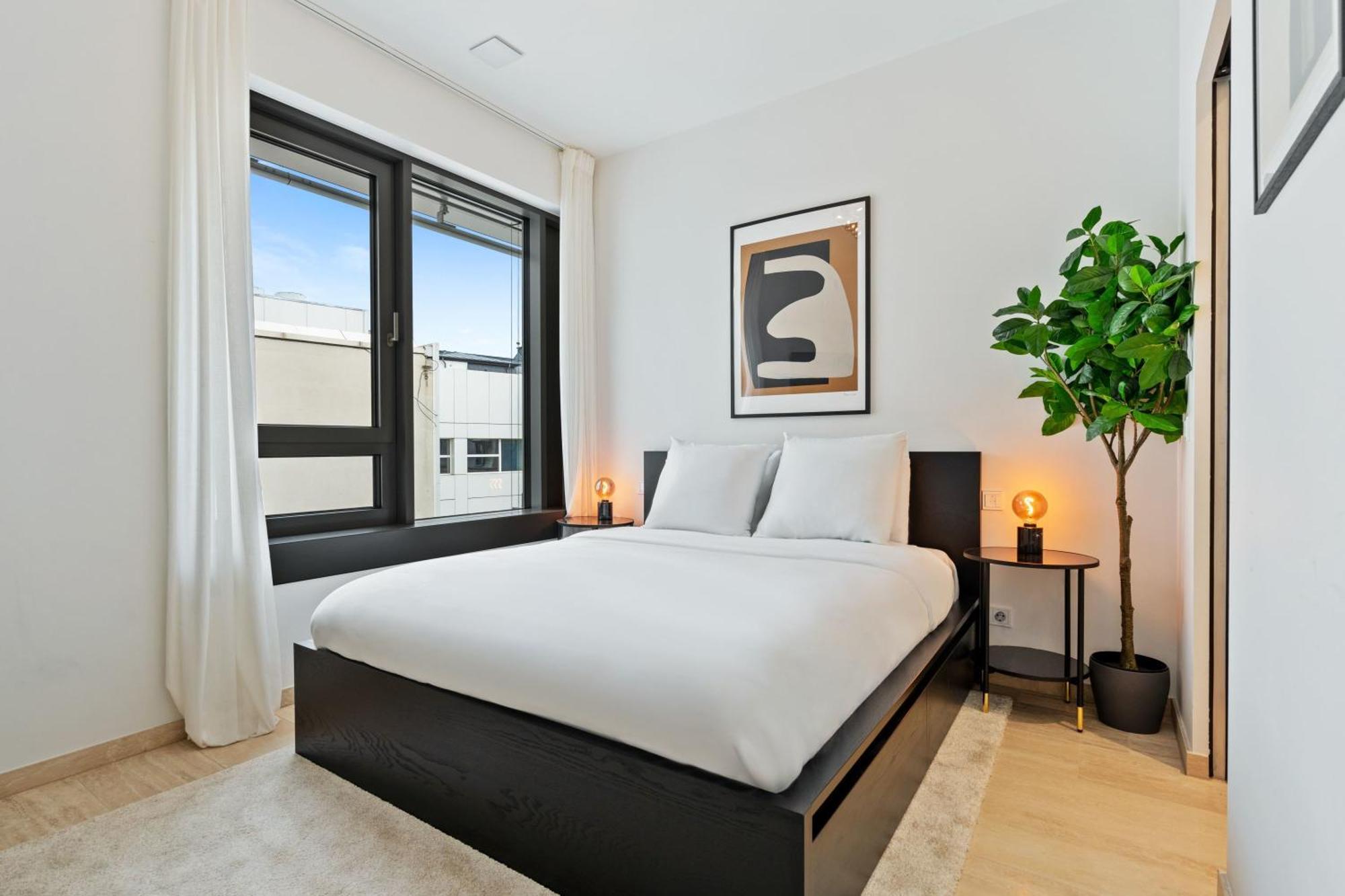 Ferienwohnung Elegant 2Br With Balcony In Heart Of Luxemburg Exterior foto