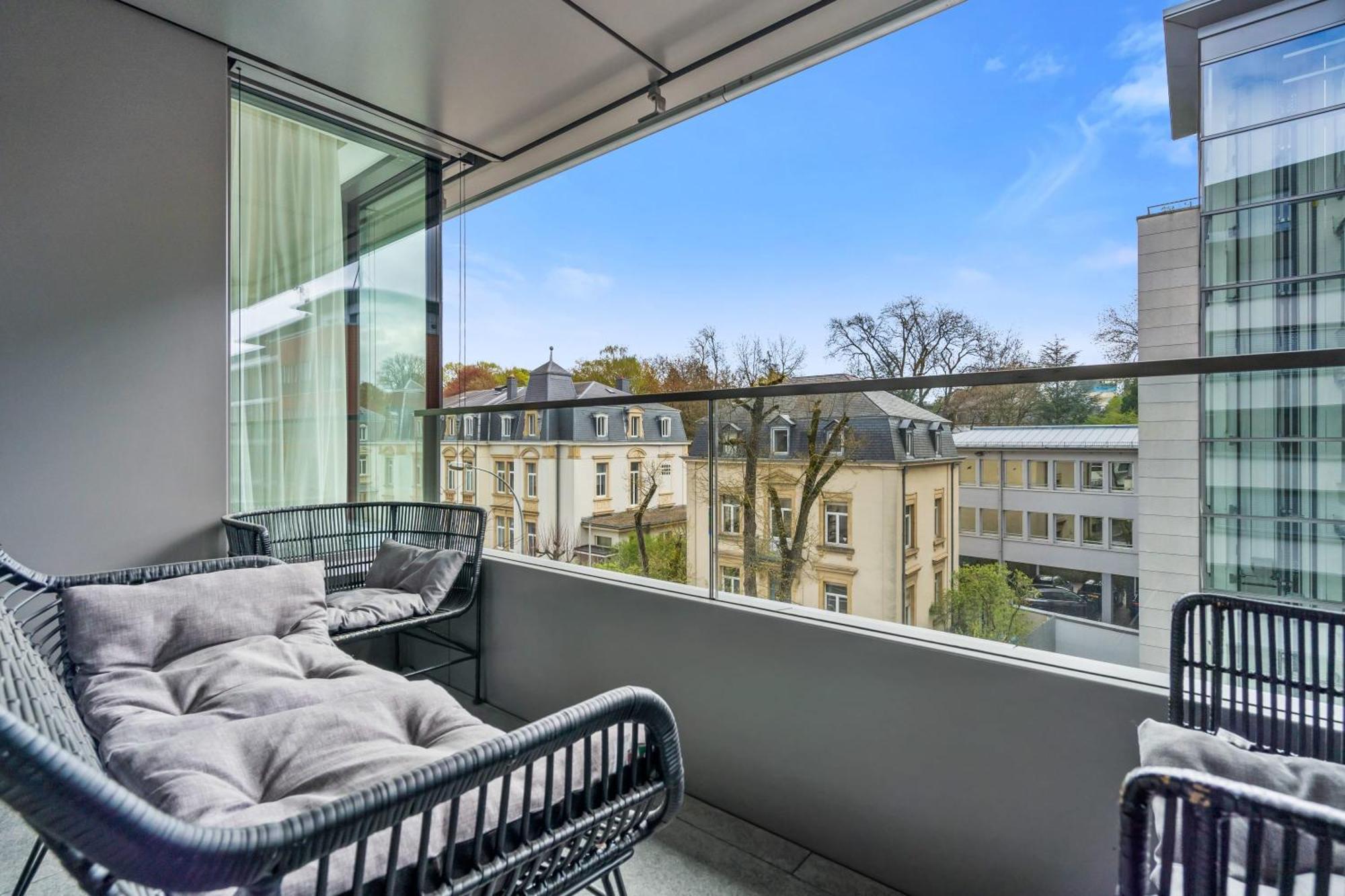 Ferienwohnung Elegant 2Br With Balcony In Heart Of Luxemburg Exterior foto